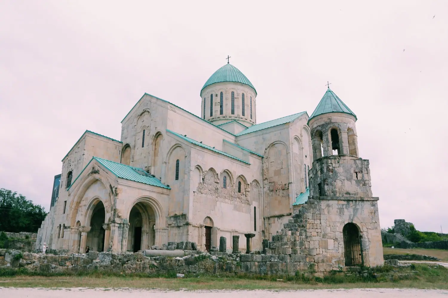 Gruzja odkrywana przez Polaków praktyczne porady i trasy turystyczne